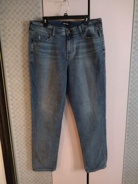 Express Men's Light Blue Washed Relaxed Jeans